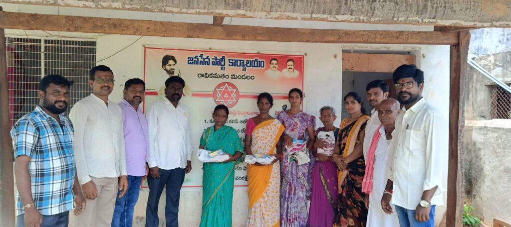 WhatsApp-Image-2025-08-09-at-4.09.34-PM-1024x456 రక్షా బంధన్ కానుకగా చీరల పంపిణీ